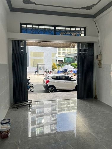 Cho thuê nhà mặt tiền D(ường số 17(khu Bình Phú) P.10, Q.6 giá 17tr
