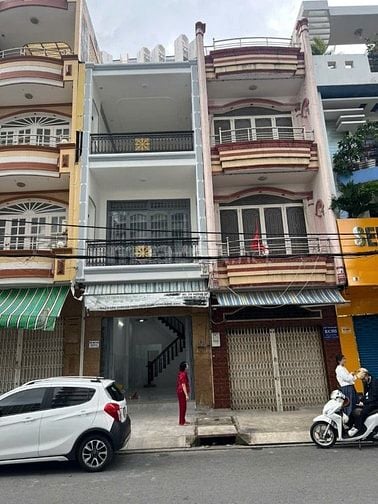 Cho thuê nhà mặt tiền D(ường số 17(khu Bình Phú) P.10, Q.6 giá 17tr