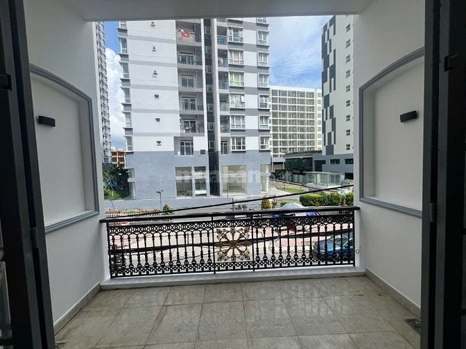 Cho thuê nhà mặt tiền D(ường số 17(khu Bình Phú) P.10, Q.6 giá 17tr
