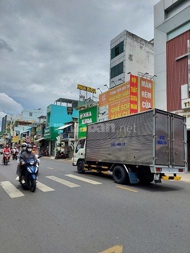 Bán nhà 6x20m, 3 tầng, mặt tiền Lạc Long Quân, 23 tỉ 990tr
