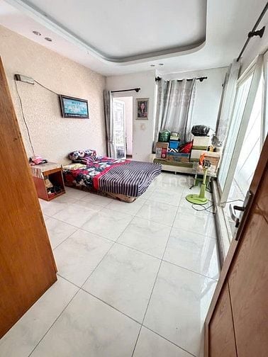 Bán nhà 6x20m, 3 tầng, mặt tiền Lạc Long Quân, 23 tỉ 990tr