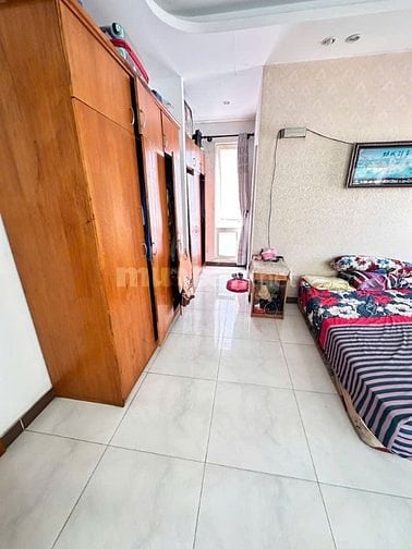 Bán nhà 6x20m, 3 tầng, mặt tiền Lạc Long Quân, 23 tỉ 990tr
