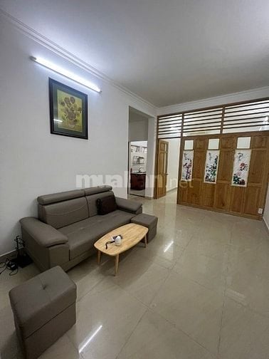 Cho thuê căn hộ tầng trệt c/c 189B Cống Quỳnh Q1