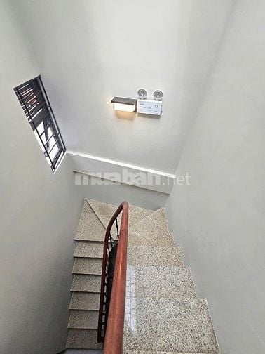 Bán tòa nhà dịch vụ Hoàng Mai, Dt 80m2, 7t, mt 6m, 19.5 tỷ. 80tr/tháng