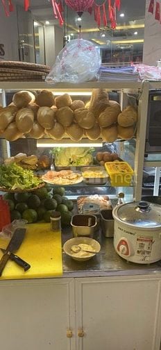 Cho thuê cửa hàng + đồ đang kinh doanh bánh mỳ và xôi ở Ngõ Huyện