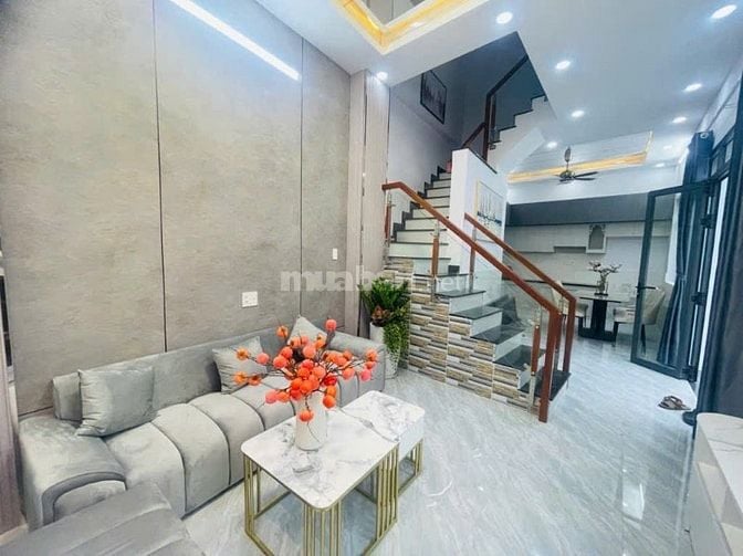 Gần KDC Nam Long . Ngang P. Tân Thuận Đông  DT: 42m2 Chỉ hơn 5 Tỷ thươ