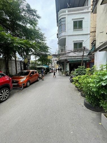 La Thành, mặt tiền khủng 6.2m, 70m2 sổ to nở hậu, gần phố, ô tô tránh