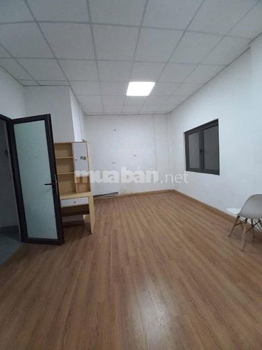 La Thành, mặt tiền khủng 6.2m, 70m2 sổ to nở hậu, gần phố, ô tô tránh