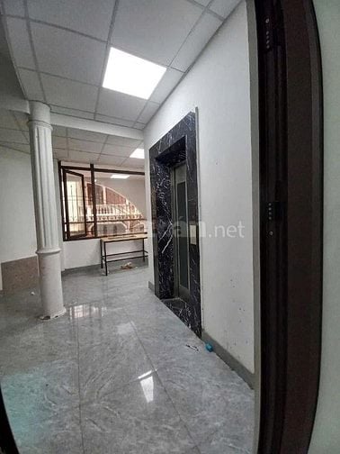 La Thành, mặt tiền khủng 6.2m, 70m2 sổ to nở hậu, gần phố, ô tô tránh