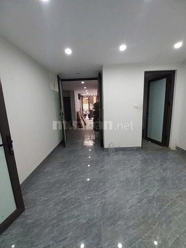 La Thành, mặt tiền khủng 6.2m, 70m2 sổ to nở hậu, gần phố, ô tô tránh