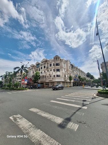 Cho thuê 2 căn liền kề đường số 3 KDC Cityland Park Hill_DT:10mx20m