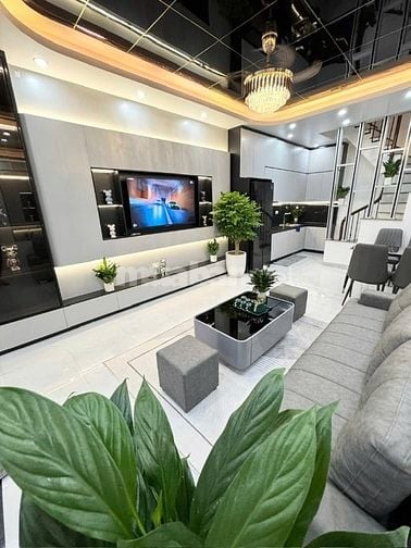 Bán nhà Hồ Văn Chương, vài bước ra phố, dt 36m2, 4t, mt 4m, đẹp ở ngay