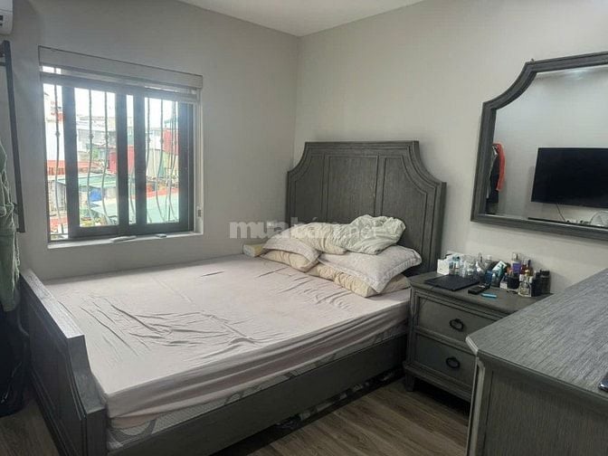 Bán căn hộ rộng 100m2 phố Lò Đúc, trung tâm Hai Bà Trưng, giá chỉ 4,9 