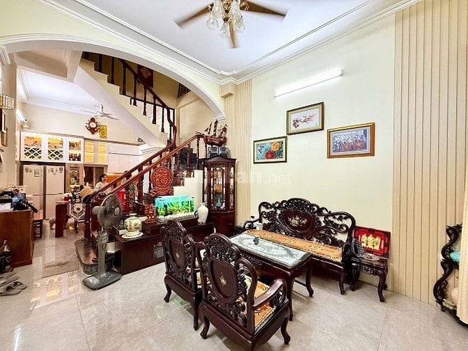 Nhà sổ vuông đét ngõ 192 Lê Trọng Tấn to như phố, khu dân trí cao,đẹp 