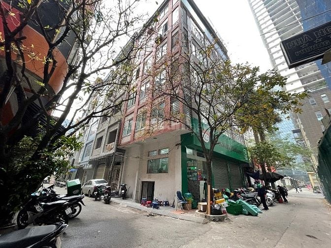 Bán nhà tại 23 Lê Văn Lương, khu đô thị Trung Hoà Nhân Chính, Hà Nội