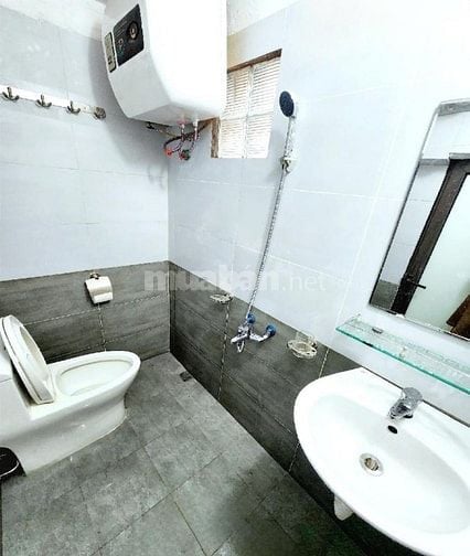 Căn Studio 2 ngủ tầng 1 TT Hoàng Mai, chủ để full đồ ra đi tay trắng