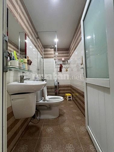 Nhà 4,2 x 12 đúc 1 trệt 3 lầu phạm văn chiêu phường 16 gò vấp 