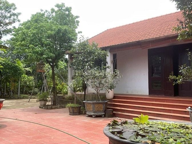 Bán nhà vườn đầy đủ tiện nghi chỉ việc xách vali về ở.
