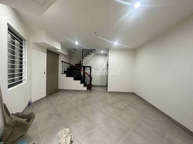 NHÀ MỚI LÔ GÓC PHỐ NGỌC THUỴ - 6TẦNG THANG MÁY - GARA OTO - CHỈ 11 TỶ