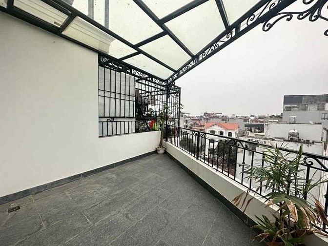 NHÀ MỚI LÔ GÓC PHỐ NGỌC THUỴ - 6TẦNG THANG MÁY - GARA OTO - CHỈ 11 TỶ