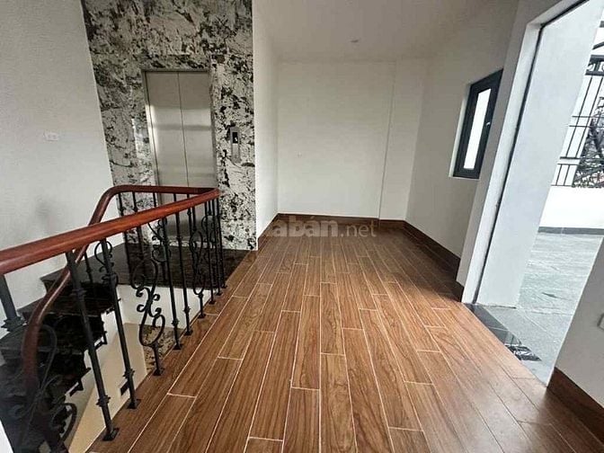 NHÀ MỚI LÔ GÓC PHỐ NGỌC THUỴ - 6TẦNG THANG MÁY - GARA OTO - CHỈ 11 TỶ