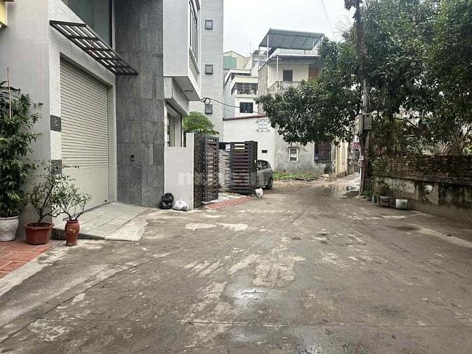 NHÀ MỚI LÔ GÓC PHỐ NGỌC THUỴ - 6TẦNG THANG MÁY - GARA OTO - CHỈ 11 TỶ