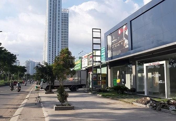 Mặt tiền 1.000 m2 chính chủ cho thuê giá rẻ Tân Thuận quận 7 HCM