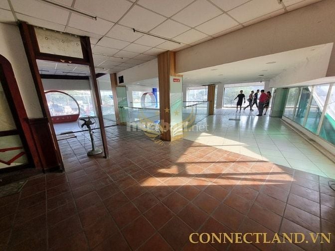 Mặt tiền 1.000 m2 chính chủ cho thuê giá rẻ Tân Thuận quận 7 HCM
