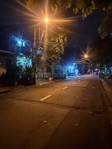 Mặt Tiền khu Lê Văn Thịnh Q2,ngang bự 5.2m, giá mới 9.4 tỷ, hơn 150m2 