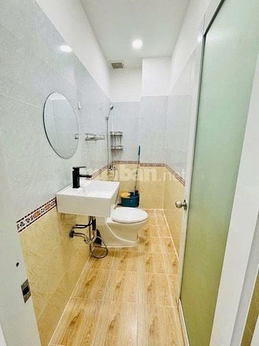 CHỈ 4 TỶ BÁN LỖ CĂN NHÀ NGAY CÁCH MẠNG THÁNG 8, Q3 - ĐANG CHO THUÊ  