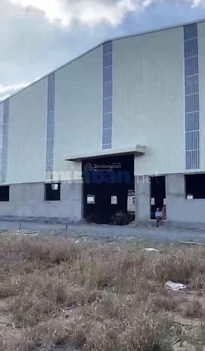 Cho thuê xưởng 17.000m2. Xã Lương Bình, Bến Lức, LA. 2 MT 830 và sông 