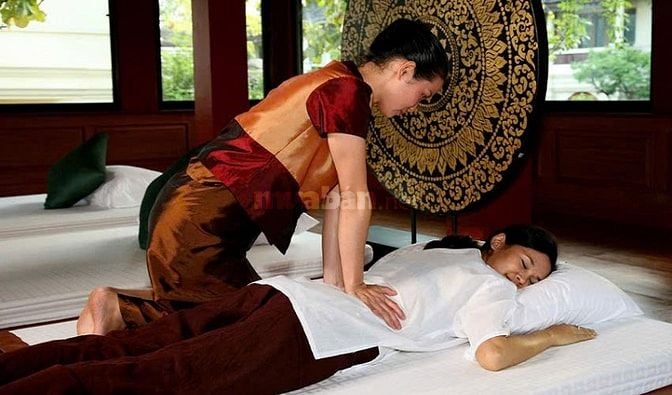Massage trị liệu cổ vai gáy tại nhà, tận tâm, chu đáo