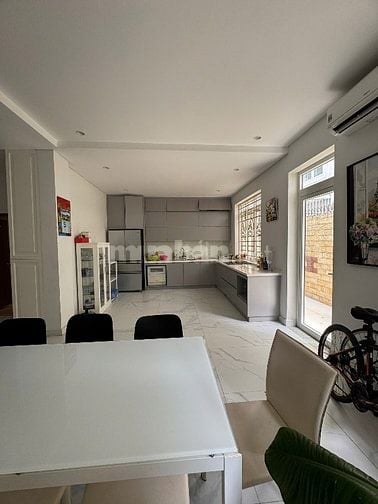 BIỆT THỰ NGANG 10M LIÊN PHƯỜNG QUẬN 9 DT 180M2- 25 TỶ 