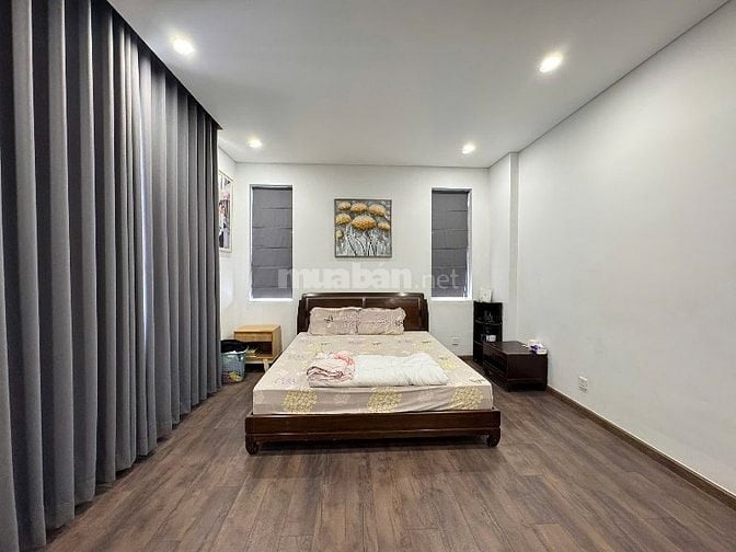BIỆT THỰ NGANG 10M LIÊN PHƯỜNG QUẬN 9 DT 180M2- 25 TỶ 