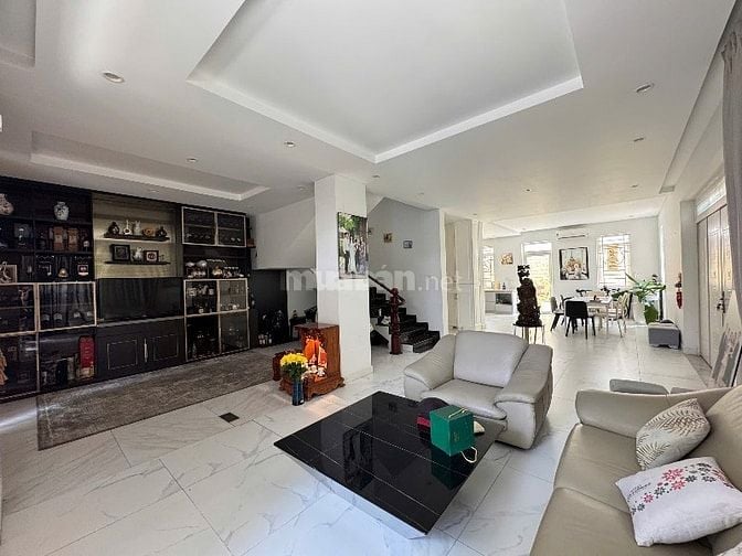 BIỆT THỰ NGANG 10M LIÊN PHƯỜNG QUẬN 9 DT 180M2- 25 TỶ 