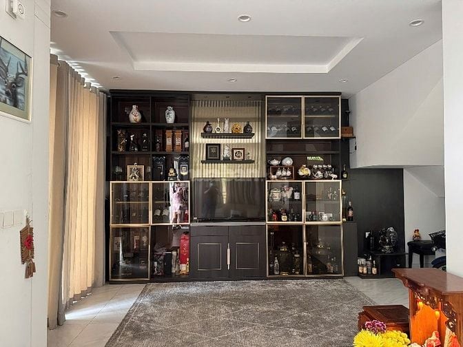 BIỆT THỰ NGANG 10M LIÊN PHƯỜNG QUẬN 9 DT 180M2- 25 TỶ 