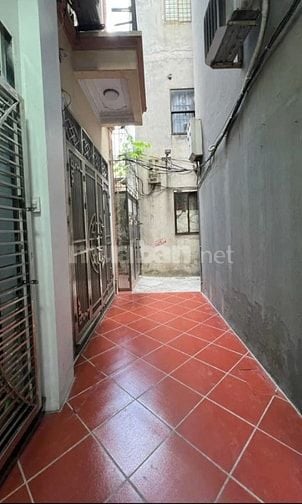 Bán nhà phố Hoàng Mai DT 42 m, 4t , MT 3,5 Cách oto 15m , giá 8,350 ty