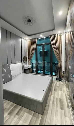 Bán nhà phố Hoàng Mai DT 42 m, 4t , MT 3,5 Cách oto 15m , giá 8,350 ty