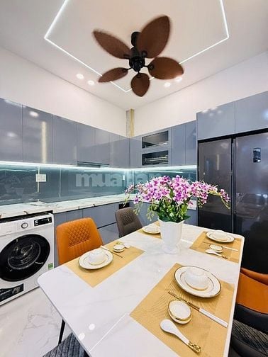 CHỦ BÁN NHÀ MỚI XÂY ĐÚC 1LẦU NGAY KHU SÂN BAY GIÁ MỀM CHO KHÁCH