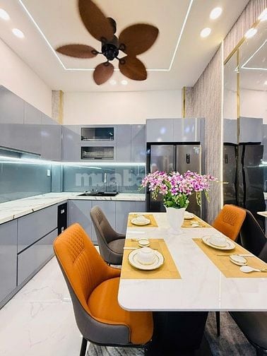 CHỦ BÁN NHÀ MỚI XÂY ĐÚC 1LẦU NGAY KHU SÂN BAY GIÁ MỀM CHO KHÁCH