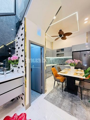 CHỦ BÁN NHÀ MỚI XÂY ĐÚC 1LẦU NGAY KHU SÂN BAY GIÁ MỀM CHO KHÁCH