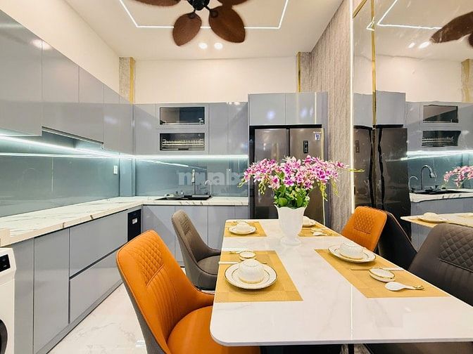 CHỦ BÁN NHÀ MỚI XÂY ĐÚC 1LẦU NGAY KHU SÂN BAY GIÁ MỀM CHO KHÁCH