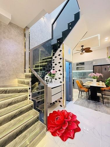 CHỦ BÁN NHÀ MỚI XÂY ĐÚC 1LẦU NGAY KHU SÂN BAY GIÁ MỀM CHO KHÁCH