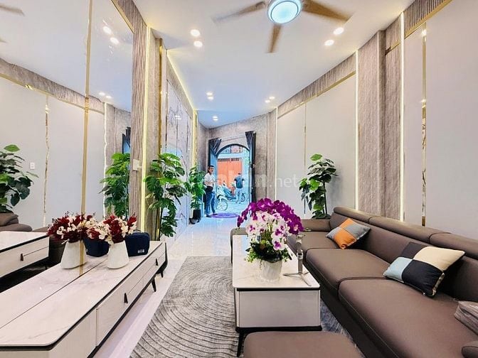 CHỦ BÁN NHÀ MỚI XÂY ĐÚC 1LẦU NGAY KHU SÂN BAY GIÁ MỀM CHO KHÁCH