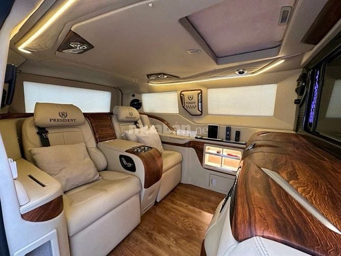 Nghệ sĩ Bán rẻ siêu phẩm FORD TOURNEO 2022 VIP LIMOUSINE PRESIDENT 