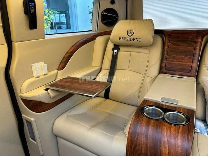 Nghệ sĩ Bán rẻ siêu phẩm FORD TOURNEO 2022 VIP LIMOUSINE PRESIDENT 