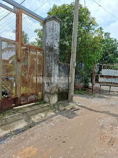 Chính chủ bán 4.5 tỉ/ 605m2, lô góc 2mt đường 9 Long phước, Q9