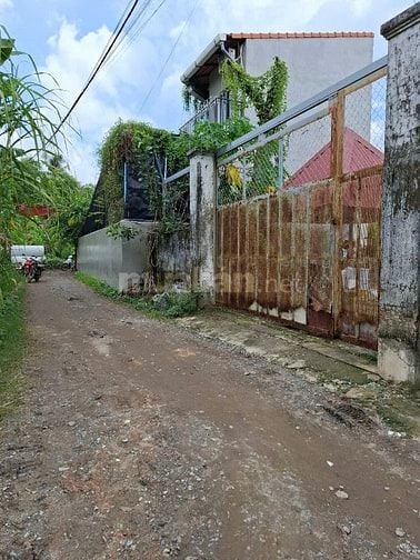 Chính chủ bán 4.5 tỉ/ 605m2, lô góc 2mt đường 9 Long phước, Q9
