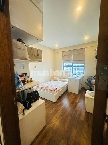 Cho thuê cc căn góc 3 ngủ 1 kho 2wc tại tòa r4b goldmark city
