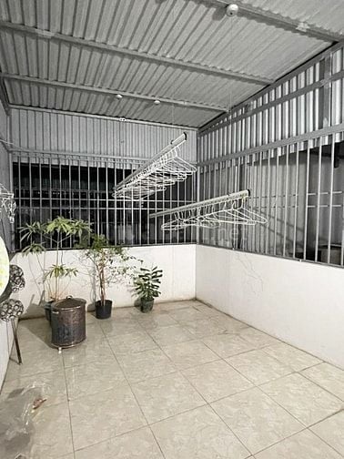 Bán nhà phố Ngọc Thụy 38m2- 5 tầng- 3 phòng ngủ-8 tỷ, gần tr.Việt Pháp